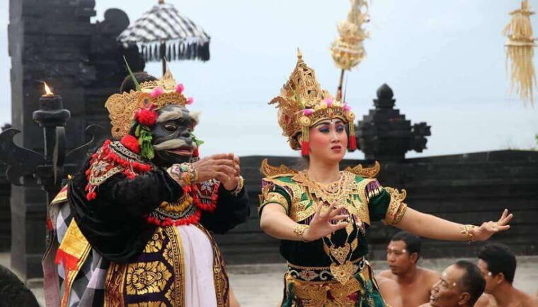 nusa-dua-watersports-uluwatu-temple-and-kecak-dance-tour