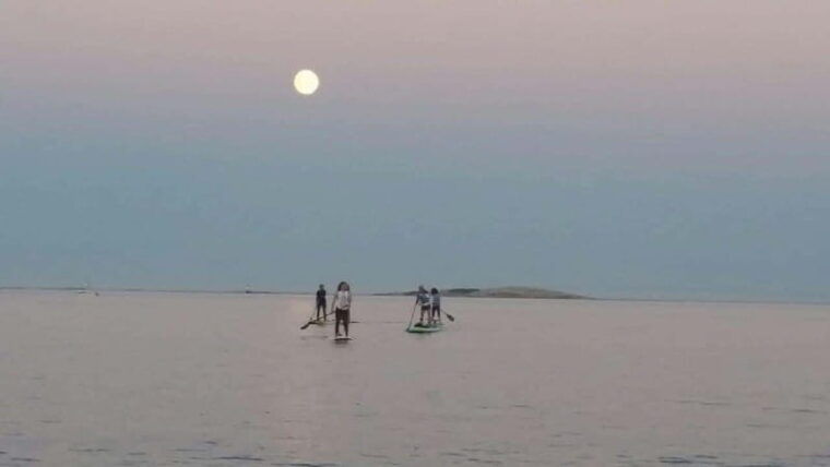 oak-bay-full-moon-paddle-experience