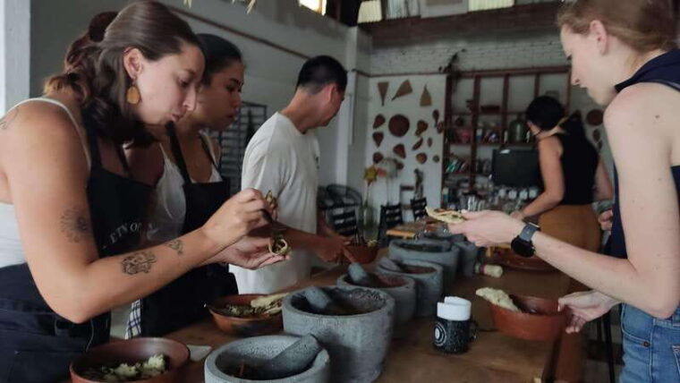 oaxaca-oaxacan-mole-workshop-with-a-traditional-cook