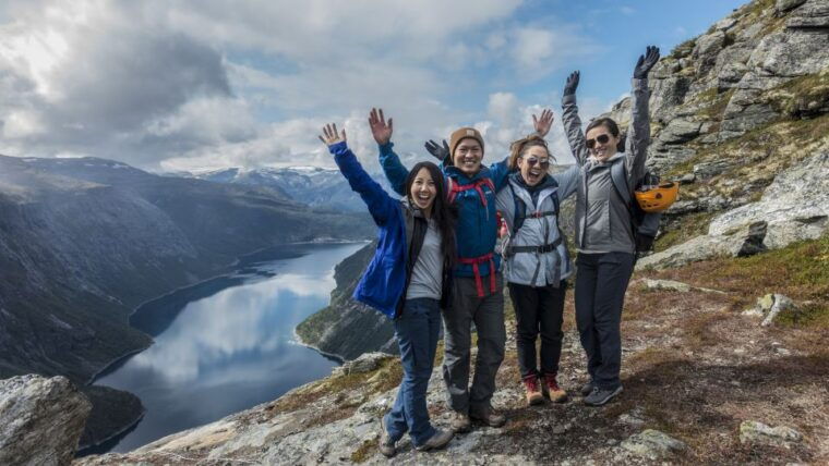 odda-trolltunga-via-ferrata-sunset-and-sunrise
