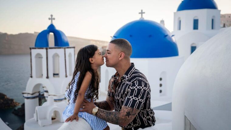 oia-santorini-professional-photoshoot-with-edited-photos