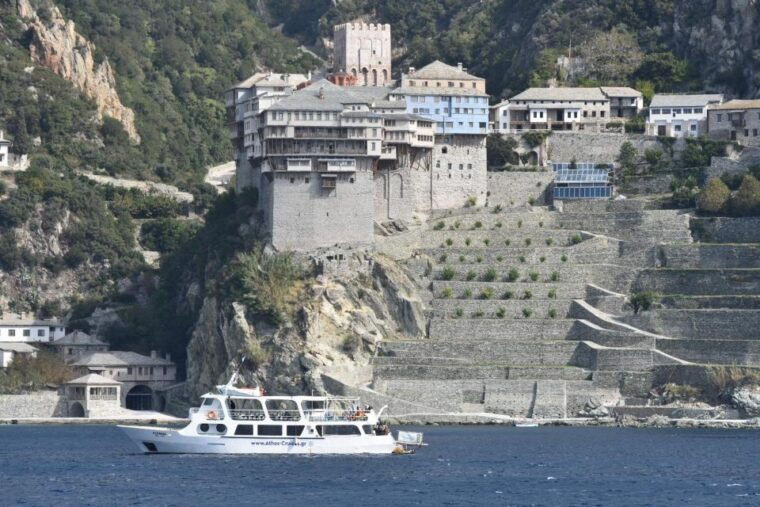 ouranoupoli-mount-athos-banana-beach