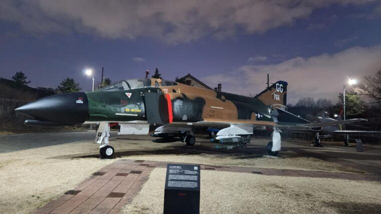 outdoor-tour-of-the-war-memorial-museum-of-korea