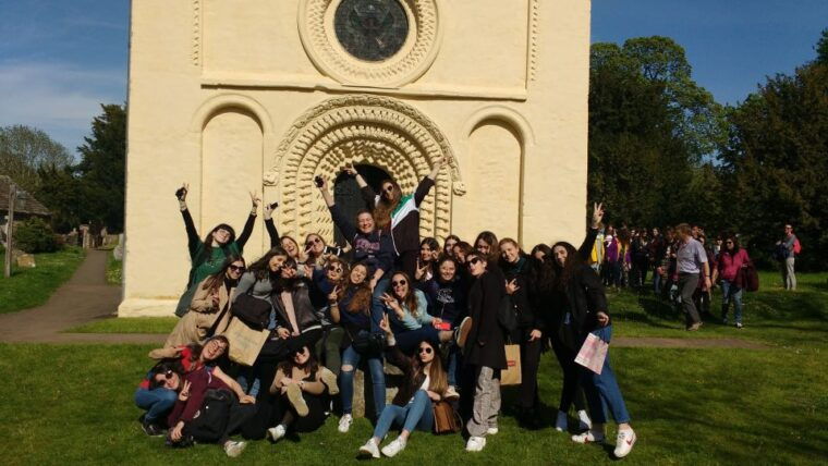 oxford-river-cruise-and-walking-tour-to-iffley-village