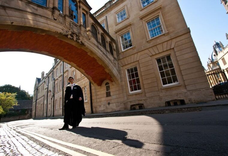 oxford-university-guided-small-group-walking-tour