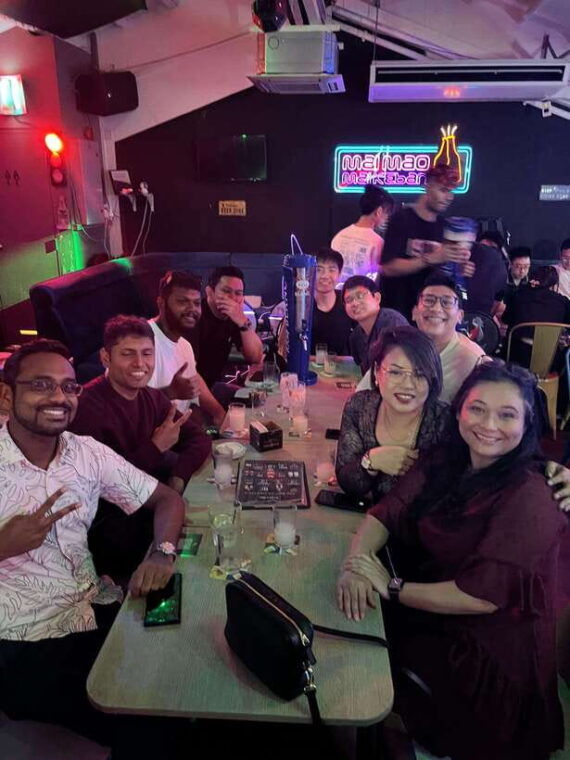 party-singapore-bespoke-pub-crawl