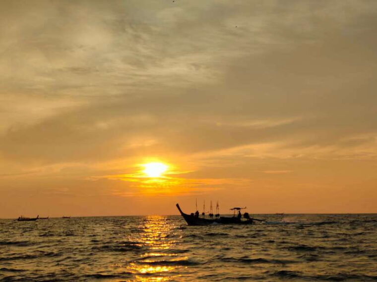 phi-phi-islands-private-longtail-boat-6-hour-trip