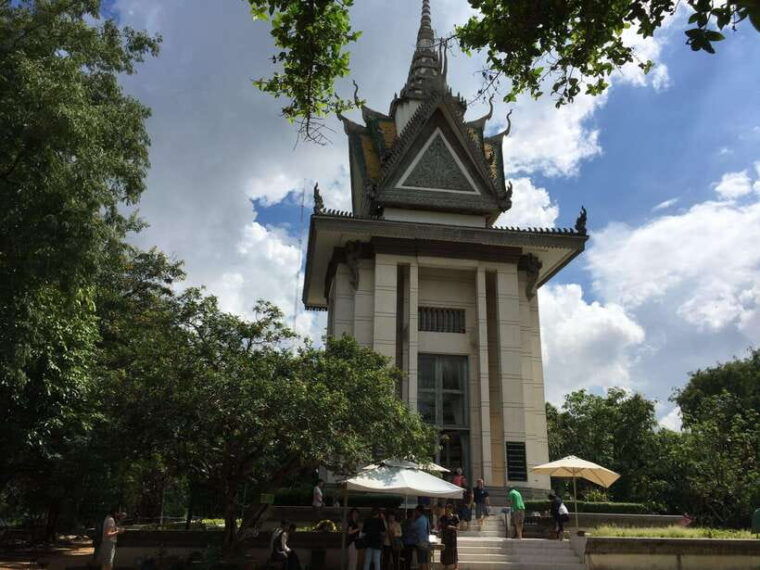 phnom-penh-2-day-tour-with-royal-palace-and-killing-fields