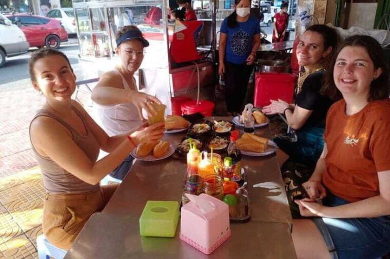 phnom-penh-breakfast-morning-market-tour-includes-drinks