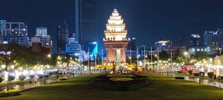 phnom-penh-city-sights-evening-tour-by-tuk-tuk