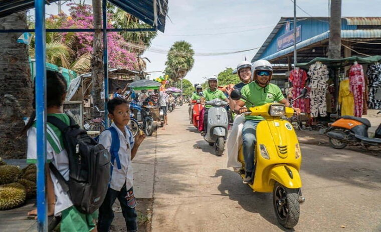 phnom-penh-silk-island-tour-by-vespa