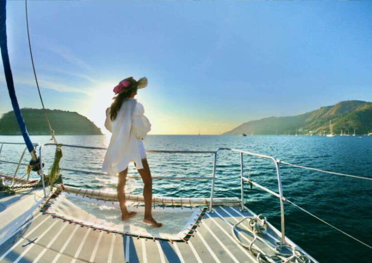 phuket-coral-island-catamaran-cruise-with-sunset-dinner