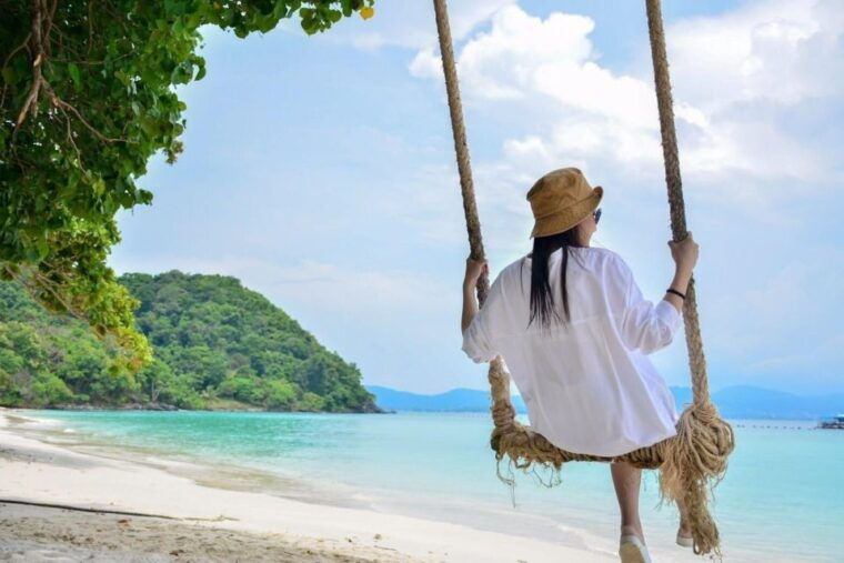 phuket-coral-island-sunset-dinner-by-sailing-catamaran