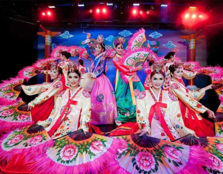 phuket-enchanting-cabaret-night-experience