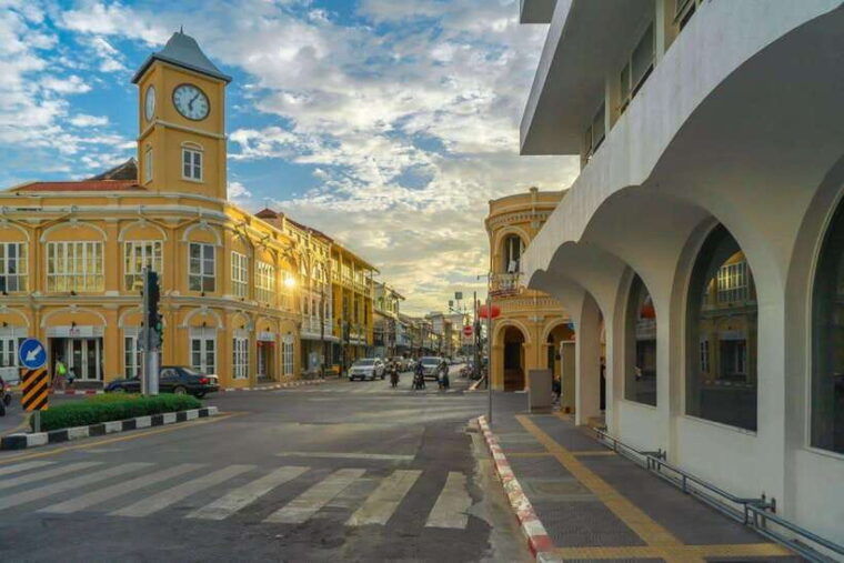 phuket-half-day-city-tour-with-big-buddha-and-wat-chalong