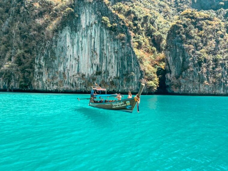 phuket-phi-phi-bamboo-islands-boat-tour-lunch-drinks