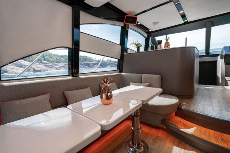 phuket-phi-phi-island-maya-bay-luxury-yacht-day-tour