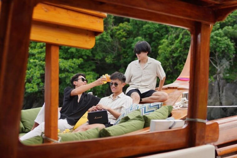 phuket-private-full-day-luxury-long-tail-boat