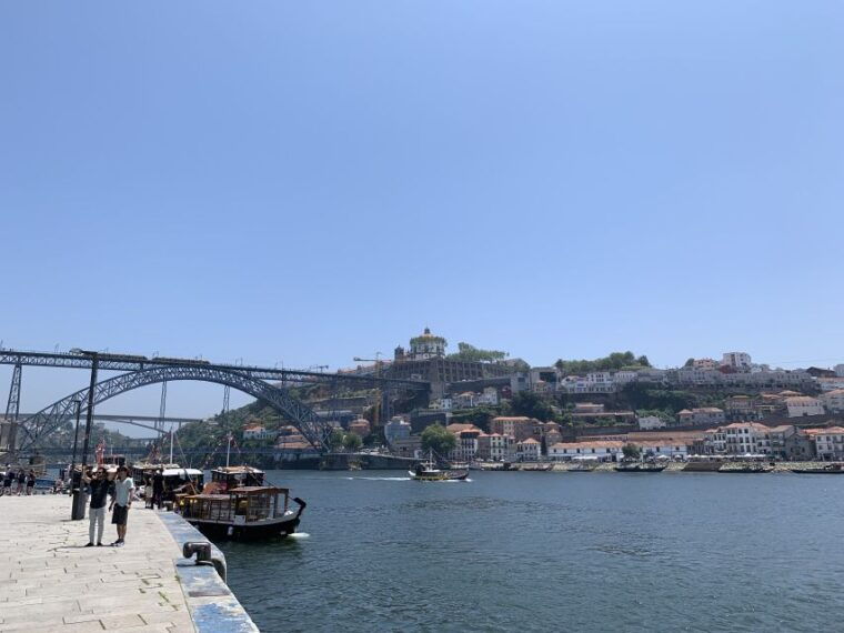 porto-and-gaia-walking-tour-of-douros-two-riversides-2