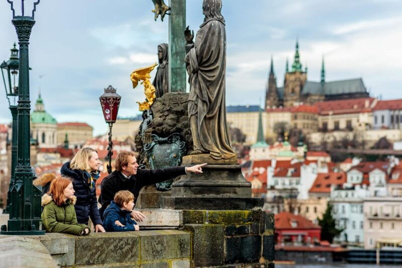 prague-sunrise-photoshoot-walking-tour