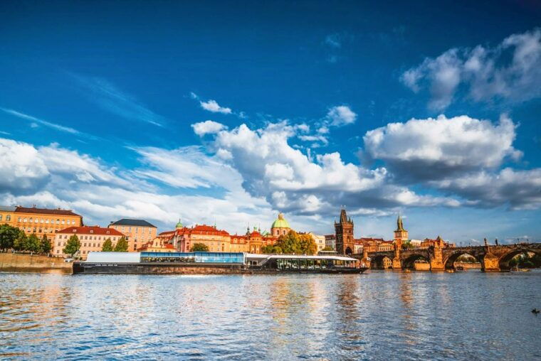 prague-vltava-river-night-cruise-with-buffet