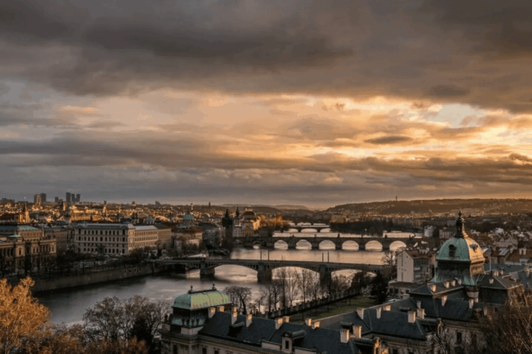 pragues-3-hour-winter-walking-tour-and-christmas-market