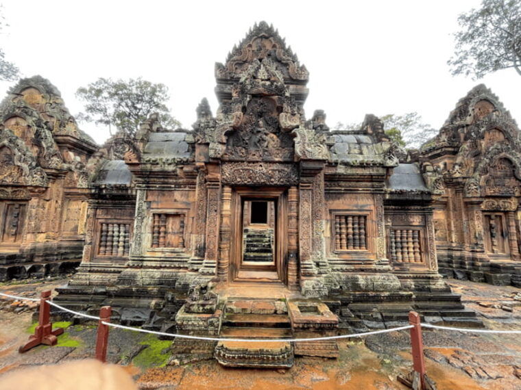 private-banteay-srei-and-grand-tour-leading-by-expert-guide