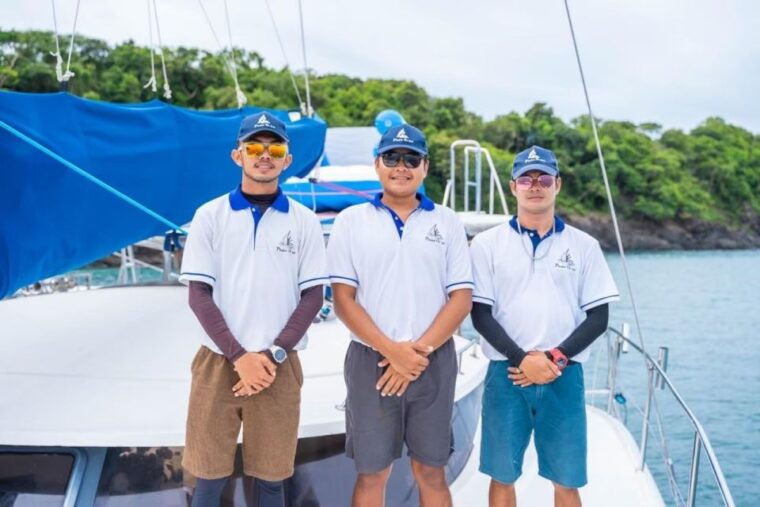 private-catamaran-yacht-to-phi-phi-island
