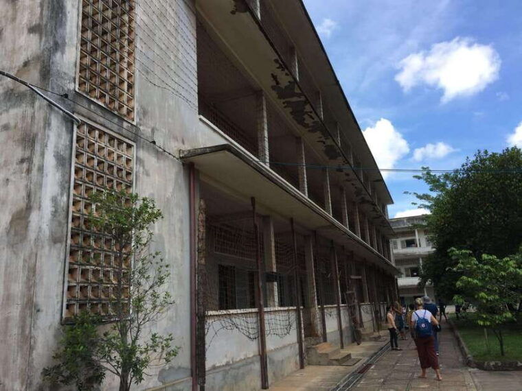 private-half-day-to-killing-field-and-s21-genocidal-museum