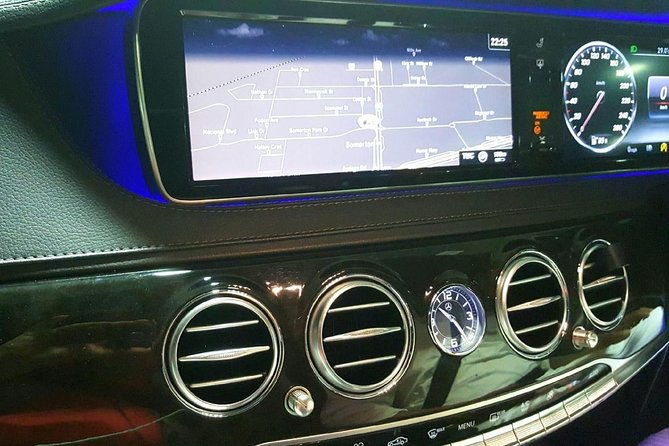 Private Melbourne CBD Sightseeing Tour  luxury vehicle - FAQ