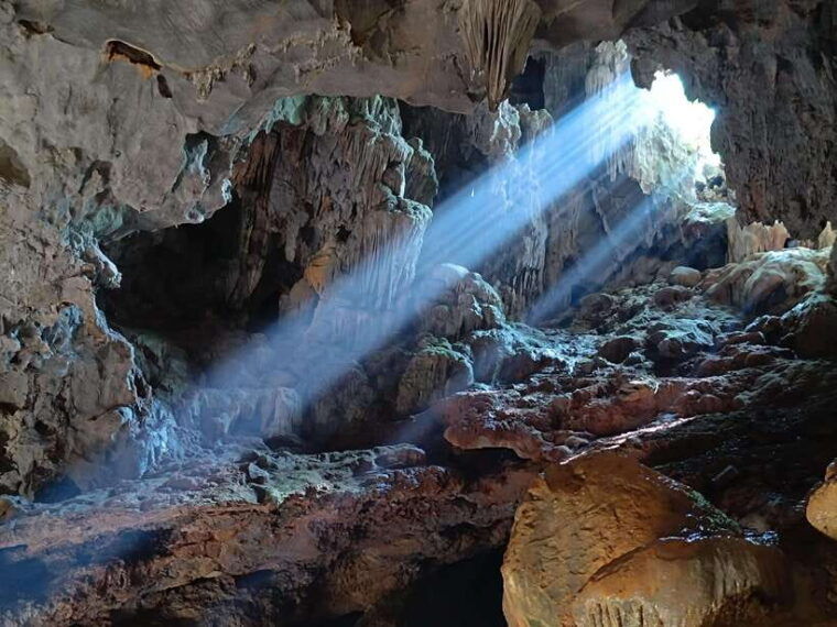 private-tour-halong-bay-one-day-with-cave-kayaking-sampan