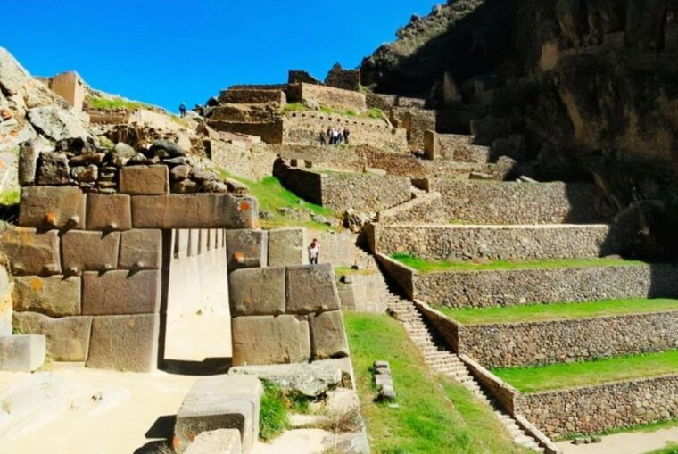 private-tour-sacred-valley-maras-and-machu-picchu-2-days
