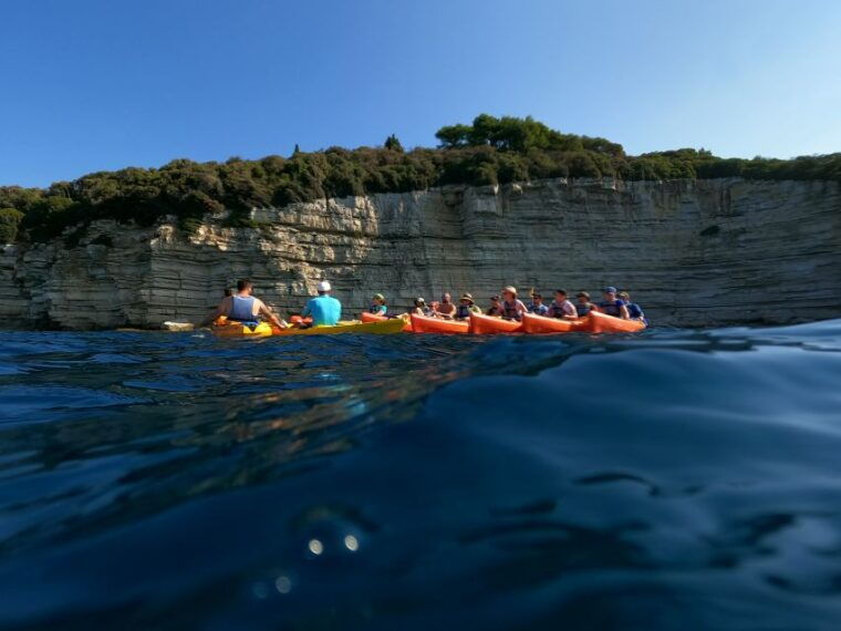 pula-sea-cave-and-cliffs-guided-kayak-tour-in-pula