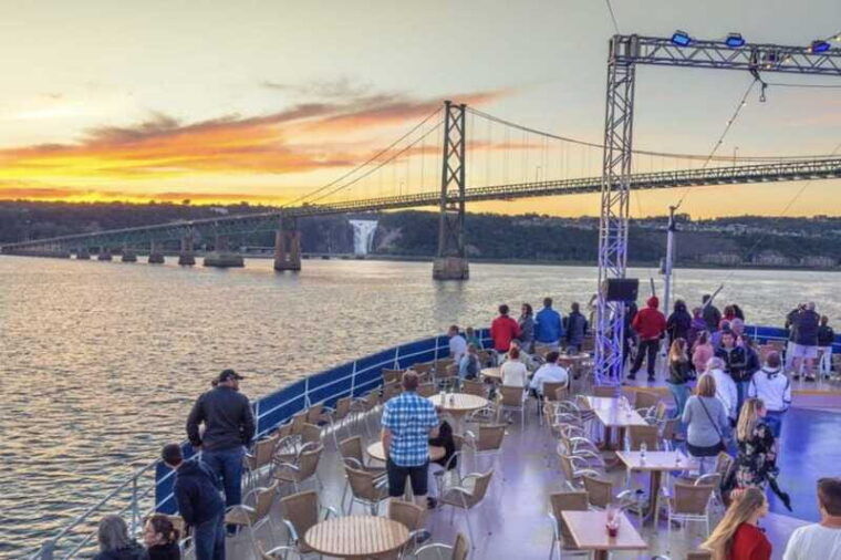 quebec-city-evening-cocktail-cruise-with-live-dj