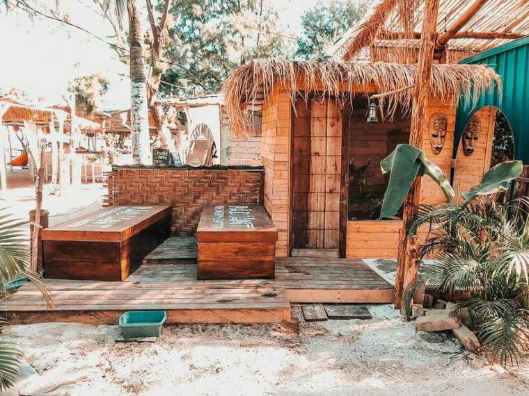 radiant-gili-air-outdoor-gym-on-the-beach
