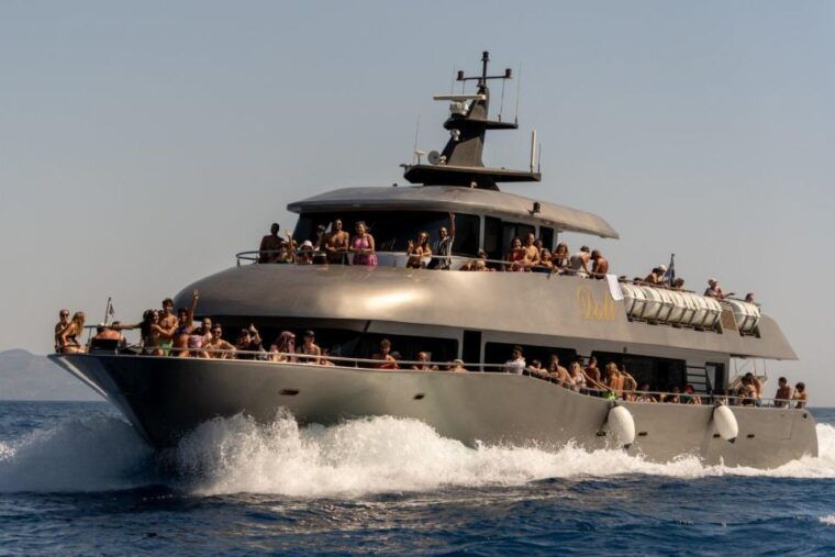 rhodes-transfer-cruise-to-symi-island-st-george-bay