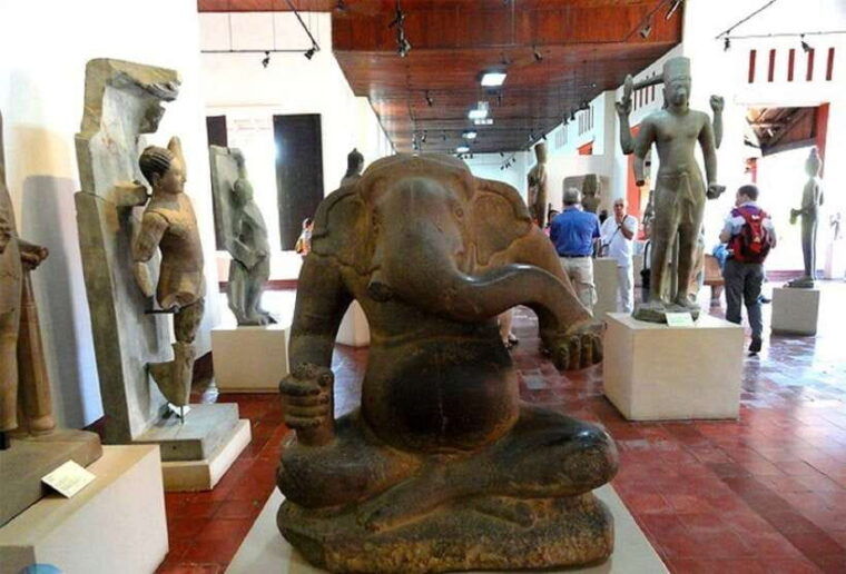 royal-palace-national-museum-wat-phnom-with-private-tour