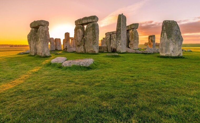 royal-windsor-castle-and-stonehenge-private-tour-with-passes