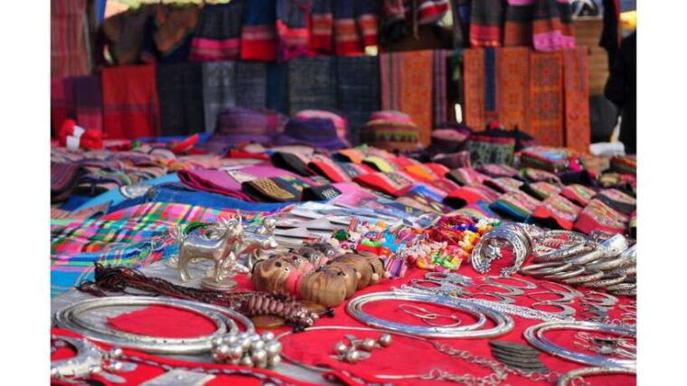 sa-pa-sunday-bac-ha-market-group-tour