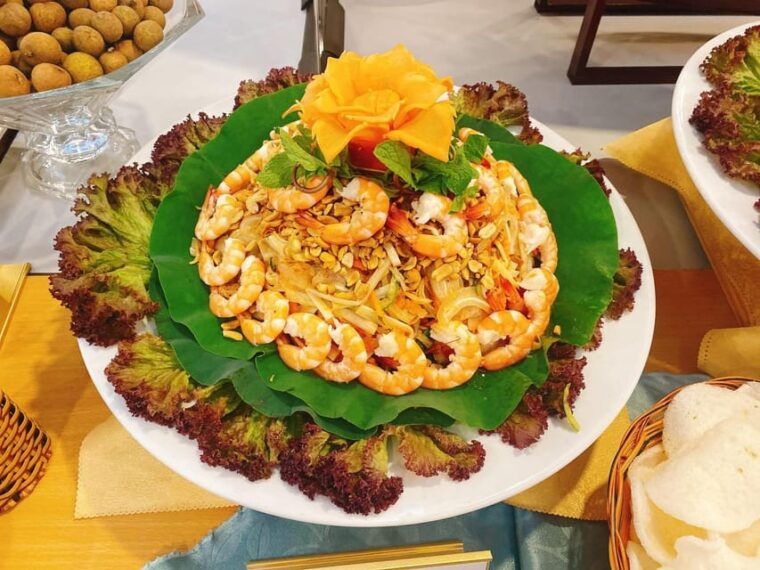saigon-by-night-on-cruise-with-buffet-dinner