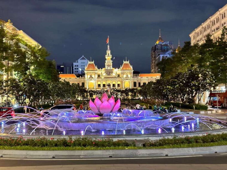 saigon-by-night-walking-tour-with-river-sightseeing