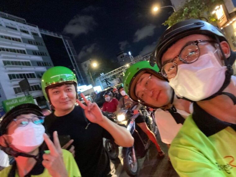saigon-night-sightseeing-and-street-food-tour-by-vespa