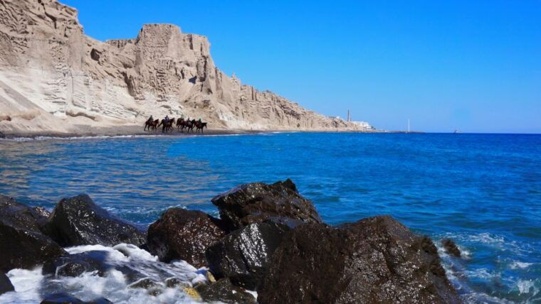 santorini-horseback-riding-tour-on-the-beach
