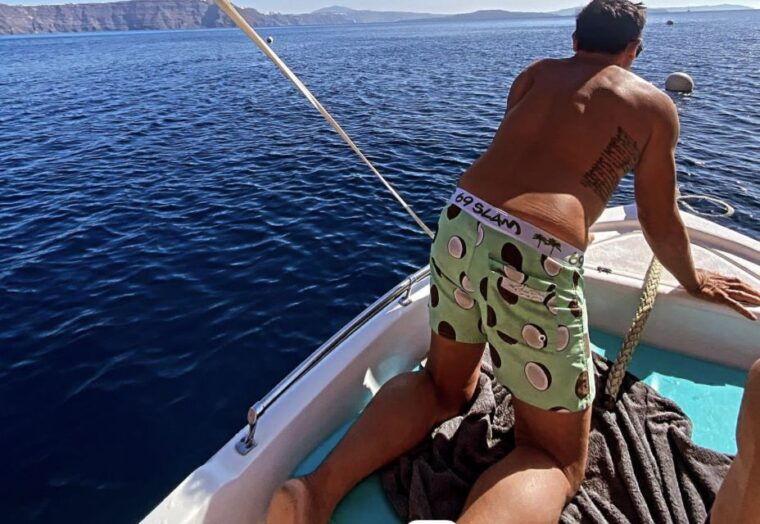 santorini-license-free-boat-rental-with-snorkeling-gear