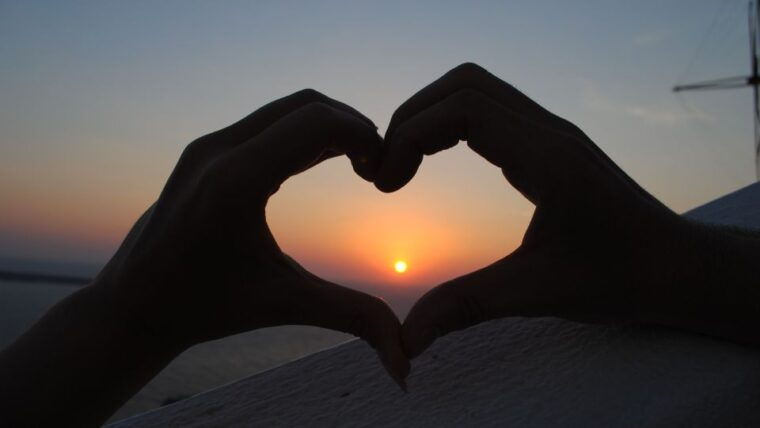 santorini-oia-and-ammoudi-private-sunset-experience
