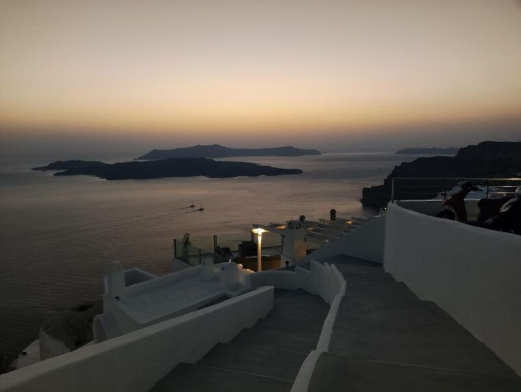 santorini-private-sightseeing-tour-with-local-guide-3