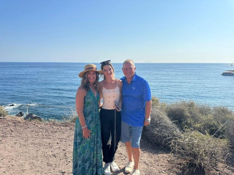 santorini-private-tour-for-cruise-ship-travellers-4-hours
