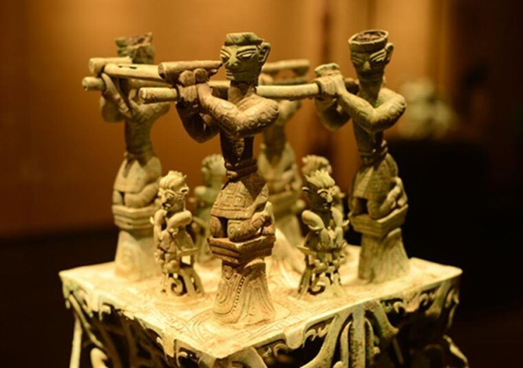 sanxingdui-museum-small-group-tour-with-optional-panda-base