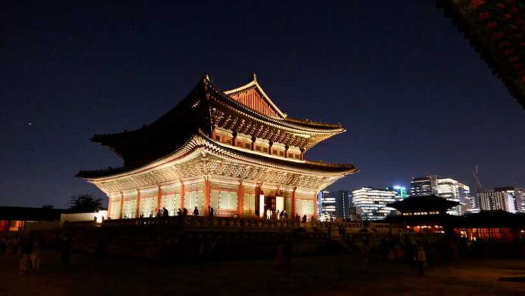 seoul-customized-private-walking-tour-with-a-local-guide