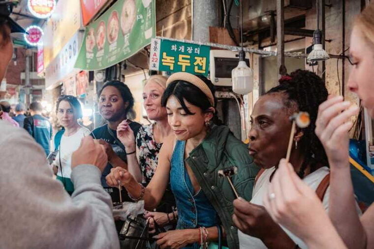 seoul-night-market-food-tour-with-local-guide